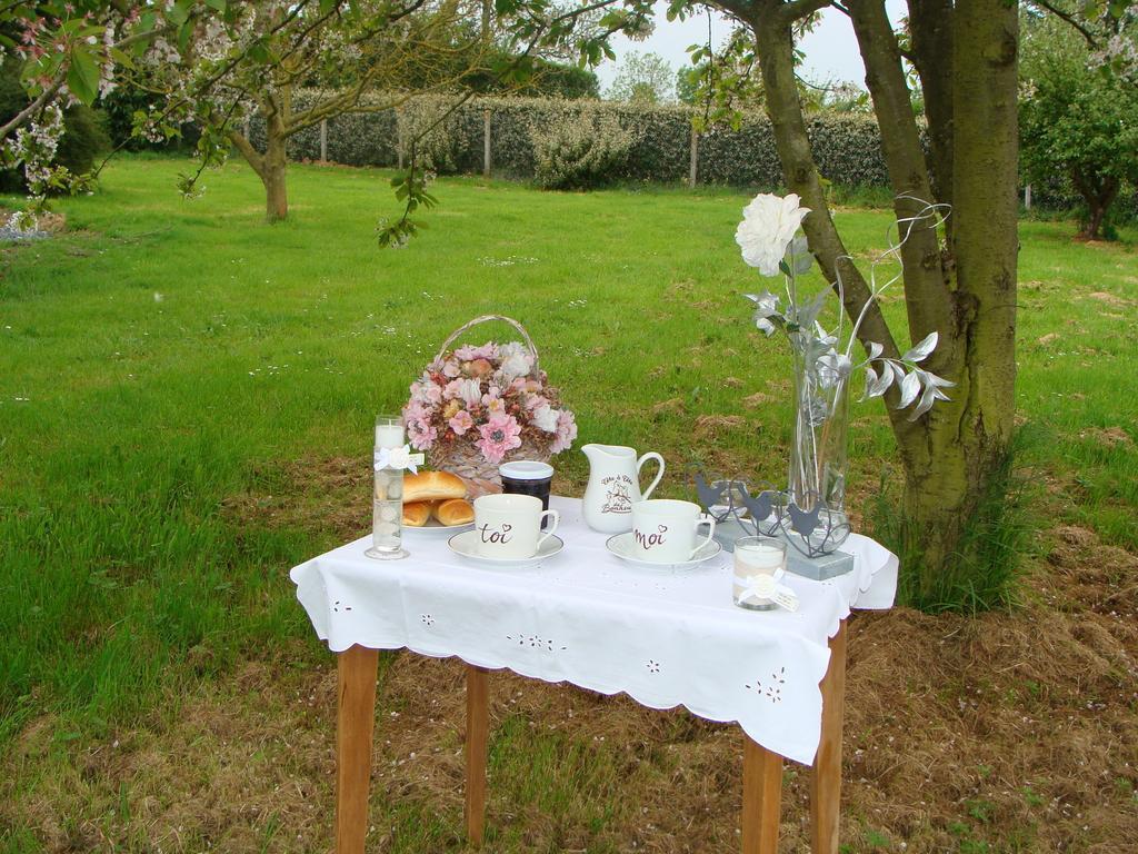 Bed and Breakfast Le Vieux Castel Goustranville Exteriér fotografie